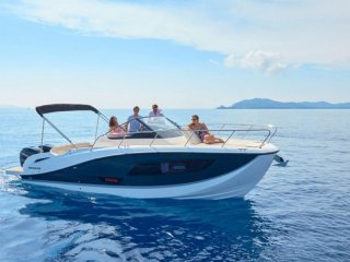 Motorboat Quicksilver Activ 875 Sundeck new - GBG YACHTING
