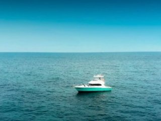Motorboot Riviera 40 Fly gebraucht - Simon Michelet Dos Santos