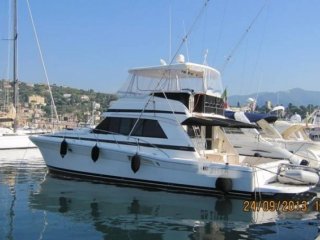 Motorboat Riviera 48 used - NAUTICA BLUE SEA