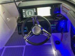 Barco a Motor Sea Ray 210 SPXE ocasión - HOLLANDBOOT DE GMBH