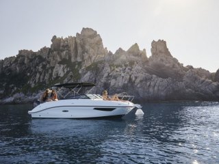 Barco a Motor Sea Ray 230 Sun Sport nuevo - LUCKER YACHTS