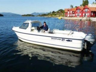 Barca a Motore Smartliner 21 Cuddy nuovo - WEST MARINE