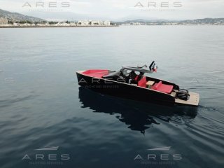 Bateau à Moteur Tesoro T-40 neuf - ARES YACHTING SERVICES