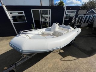 Rib / Inflatable Zodiac Yachtline 420 DL used - WATERSIDE BOAT SALES