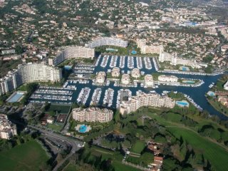 Place de Port 7M BERTH FOR RENT IN CANNES MARINA location - BERTH FOR YACHT