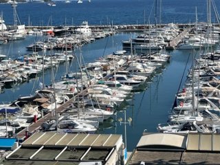 Place de Port 8x3. Port Camille Rayon Le Golfe Juan Entre Cannes et Antibes Modèle Expo