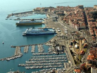 Place de port à Ajaccio 10m location