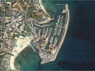 Place de port de 10 metres par 3,75 metres (maitre bau maximum) - Image 1